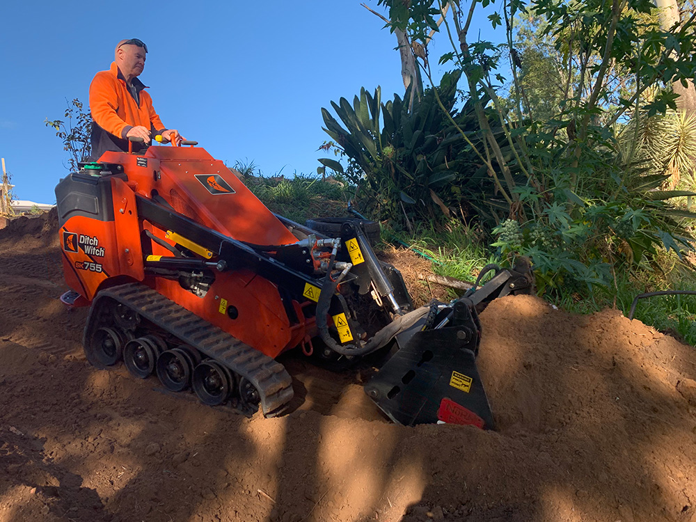 Earthmoving - Excavator, Bobcat, Tipper Truck